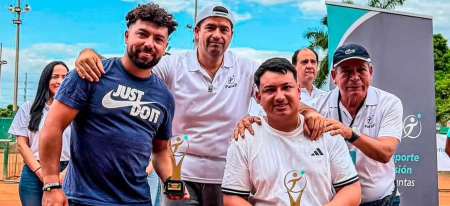 Tenis en silla de ruedas chileno celebra tres títulos en el tour por Cali